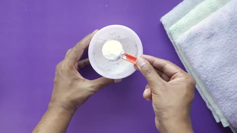 measuring laundry detergent