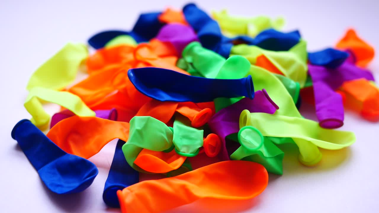 다채로운 풍선 어리