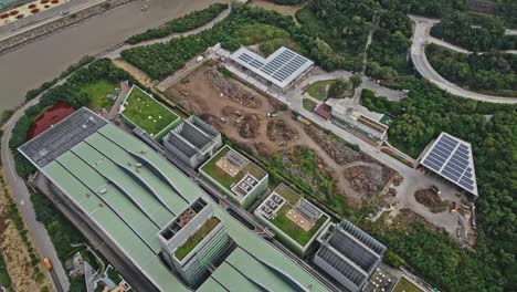 Temporäres-Hof--Und-Holzabfallrecyclingzentrum-In-Y-Park,-Baumrecycling-Und--wiederverwendung,-Tsang-Tsui,-Hong-Kong