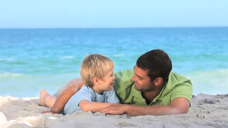 Vater-Genießt-Die-Zeit-Mit-Seinem-Sohn