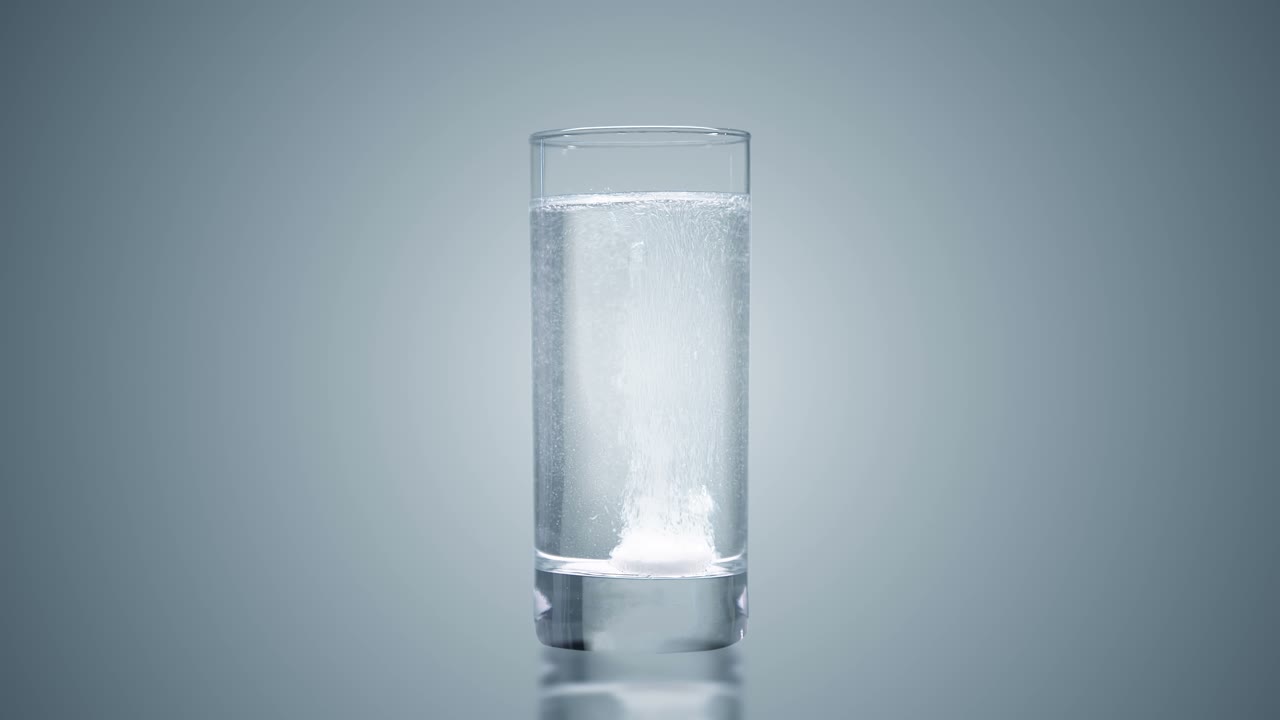 Le comprimé se dissout dans l'eau