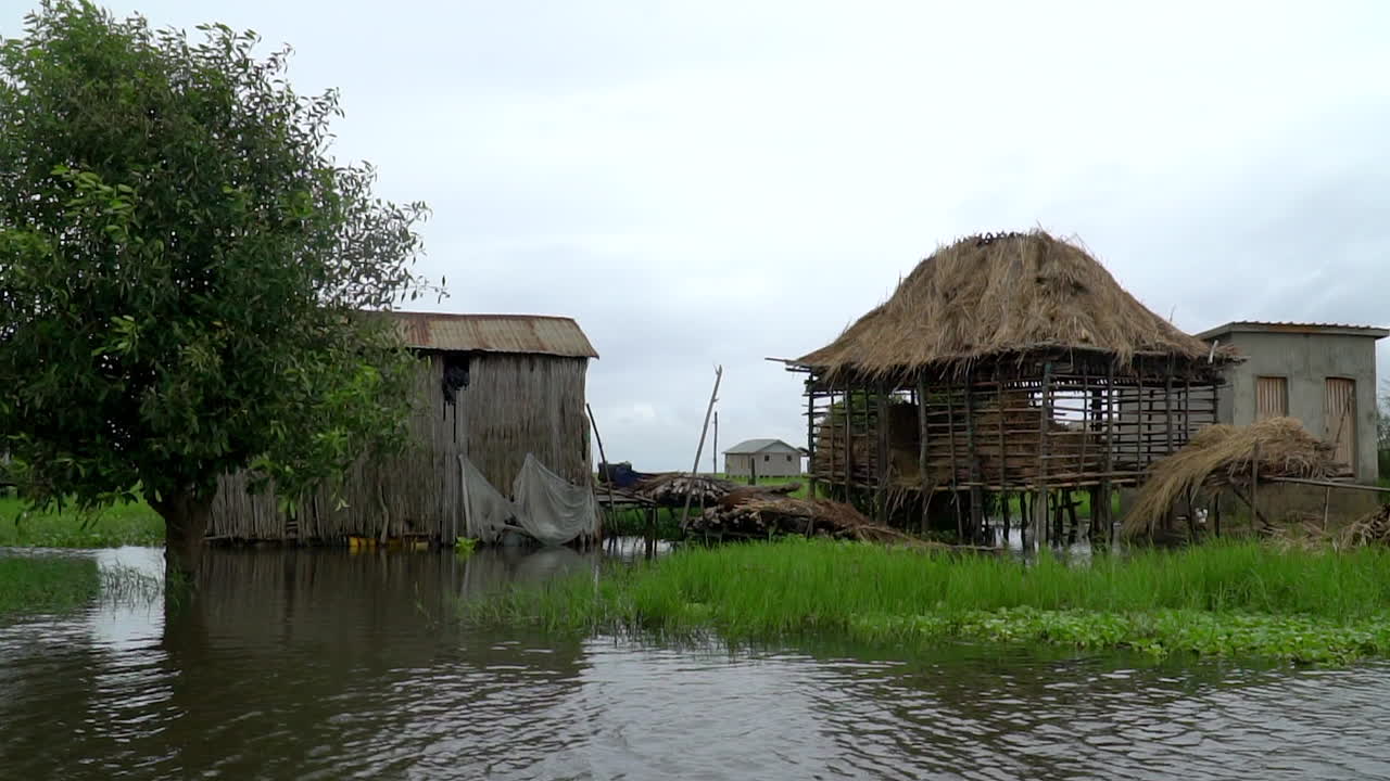 ganvie, el pueblo flotante de benin, áfrica