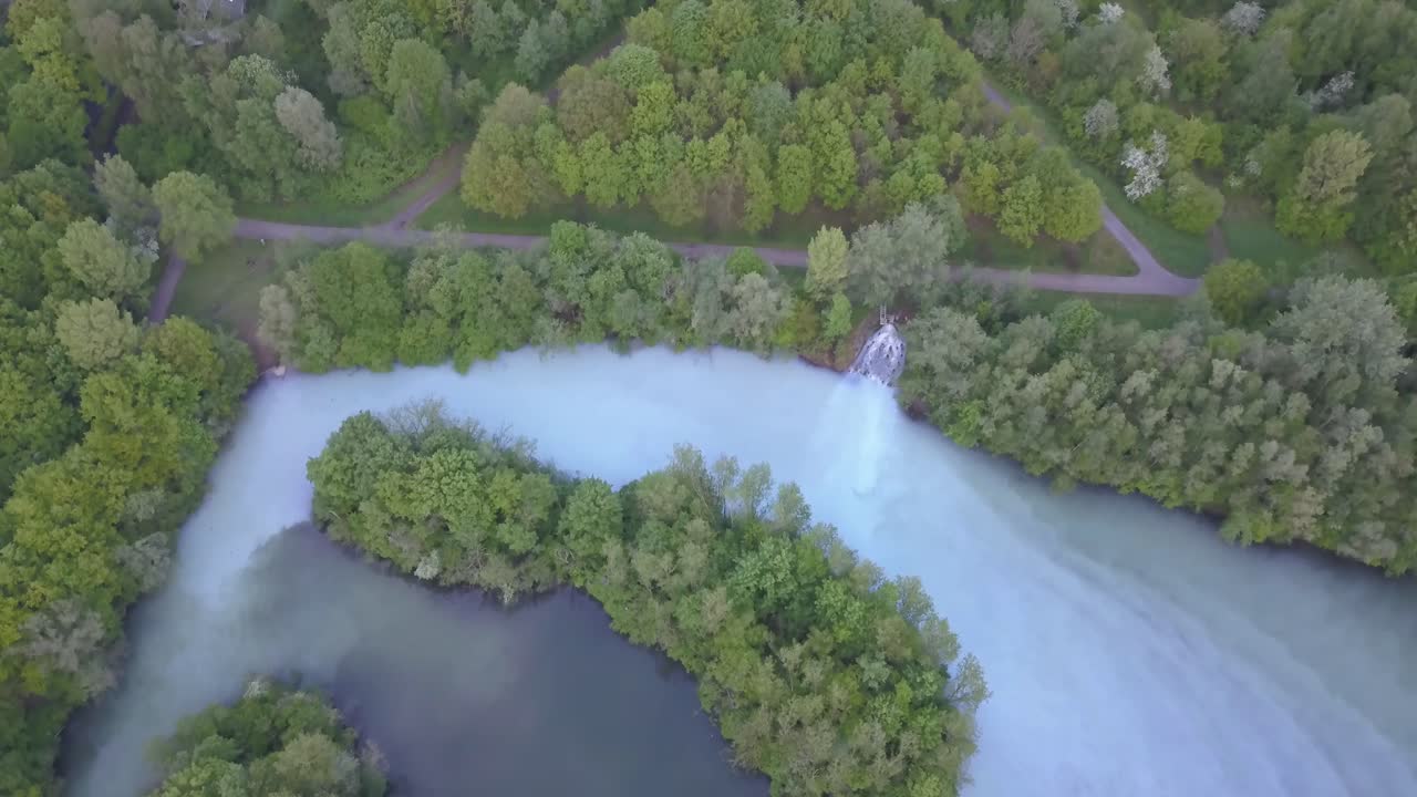 drohnenaufnahme von grubenwasser