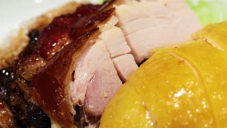 delicioso pato asado con arroz y verduras