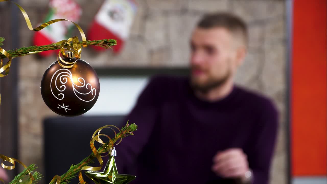 decoración navideña en la oficina