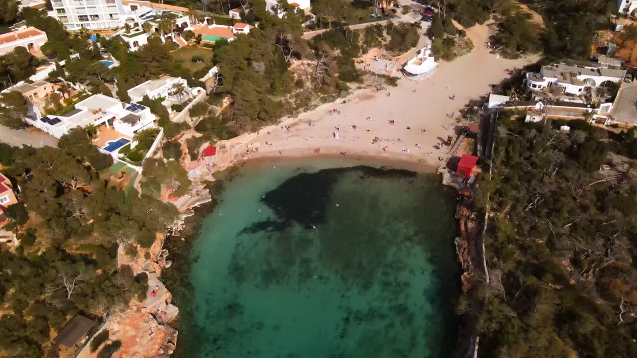 Cala Gracion ja Cala Gracionetan rannat Ibizalla, Espanjassa