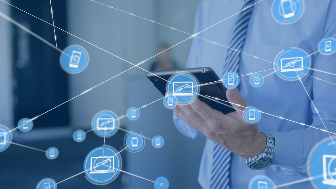 태블릿을 사용하는 백인 남성 위의 아이콘과 연결 네트워크의 애니메이션