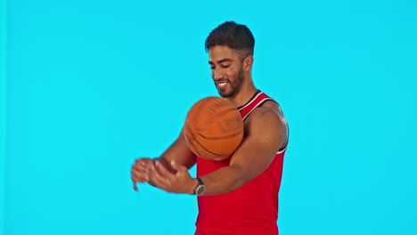 hombre, baloncesto y pulgares para el éxito