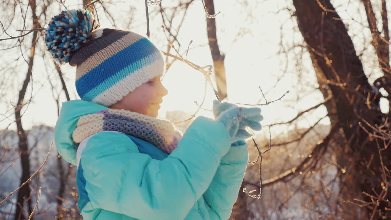 소녀 오년 그는 오는 겨울 4를 즐긴다