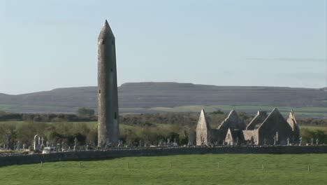 kilmachduagh round tower