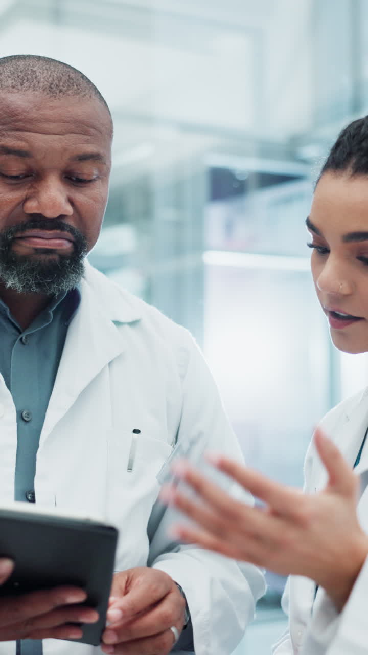Medical Professionals Collaborating in a Laboratory