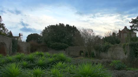 Evening,-inside-the-walled-Kipling-Gardens-in-the-beautiful-old-English-village-of-Rottingdean,-in-East-Sussex