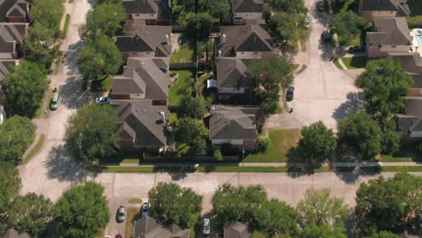 Aerial-of-affluent-homes-in-Houston