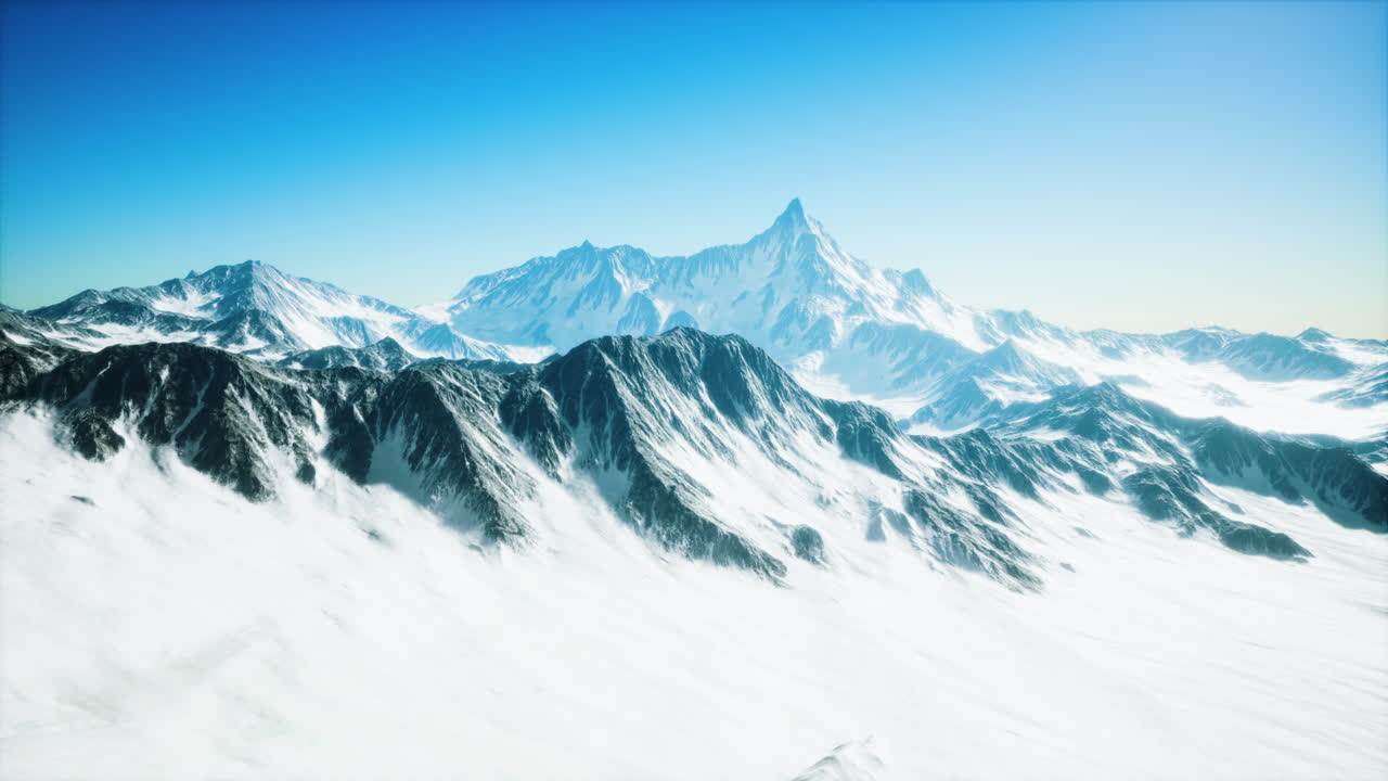 산과 함께 스키 슬로프의 파노라마 전망