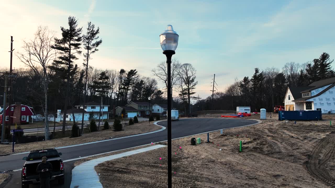 기울이면서 움직이고 내려오는 것