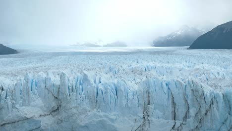 Imágenes-En-El-Glaciar-Perito-Moreno,-El-Glaciar-Más-Emblemático-Del-Mundo.