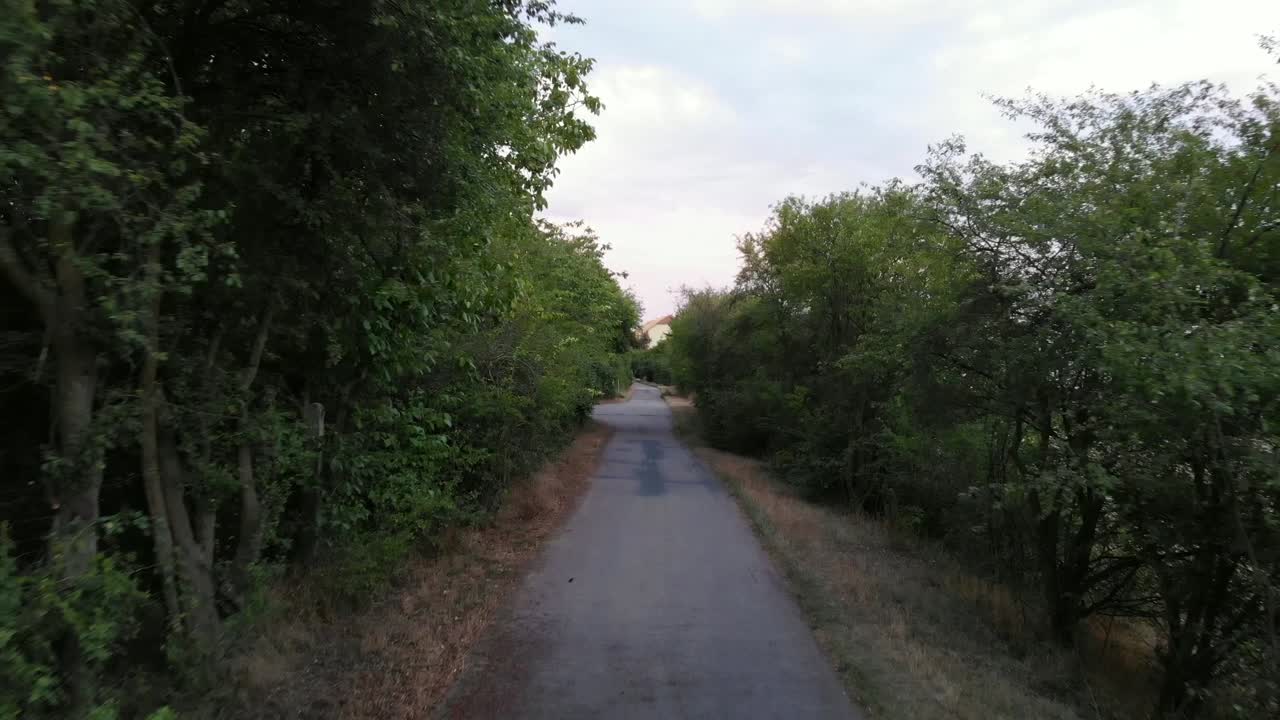 Fast leaving with spatial illusion