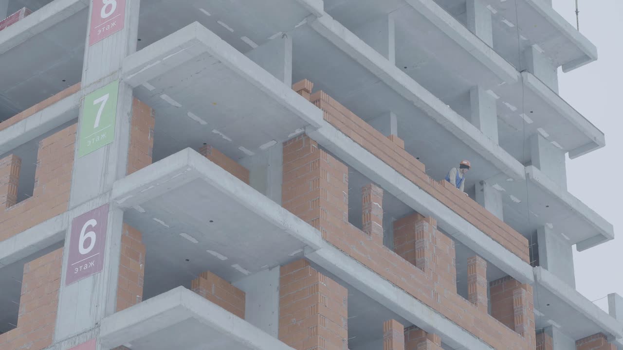 construcción de un edificio de varios pisos