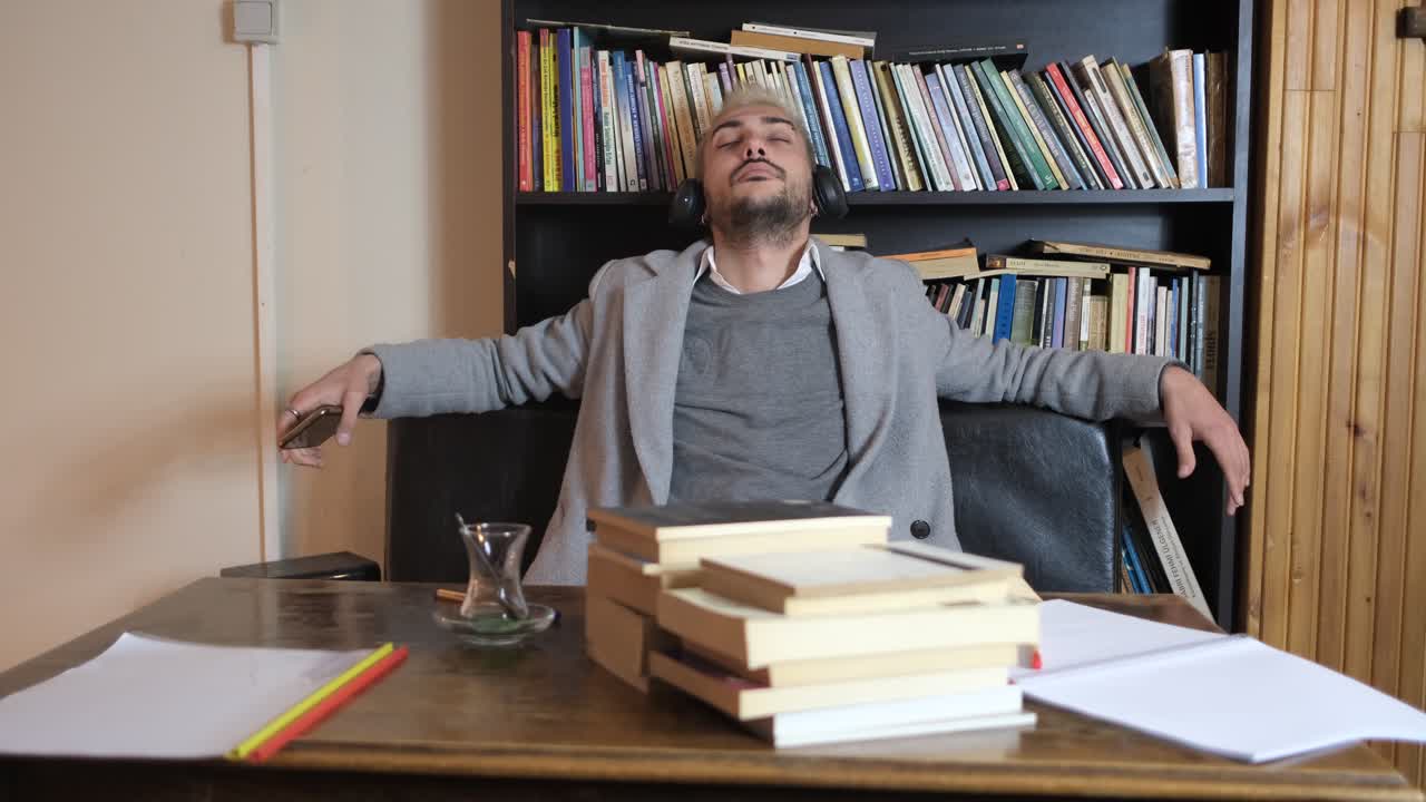 escuchar música y bailar