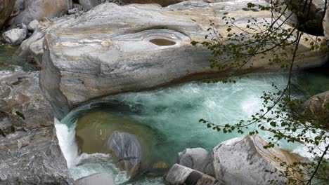 Crystal-clear-green-stream-in-Valle-Verzasca