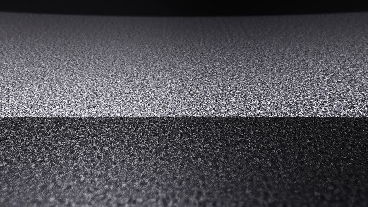 caminar por un camino de hormigón con espacio de copia. correr y caminar dar pasos. cerrar el pie del corredor. concepto de desafío de negocio. animación de bucle.