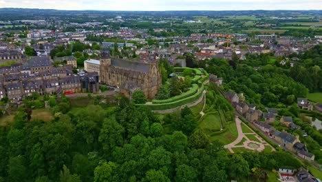 Kirche-Saint-Leonard-De-Fougères,-Bretagne-In-Frankreich