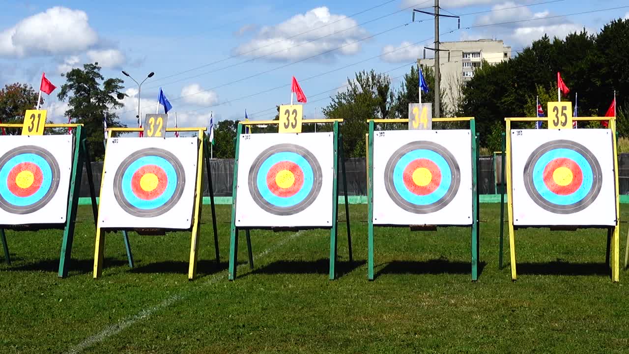 Terče pro lukostřelbu. Střelba v létě