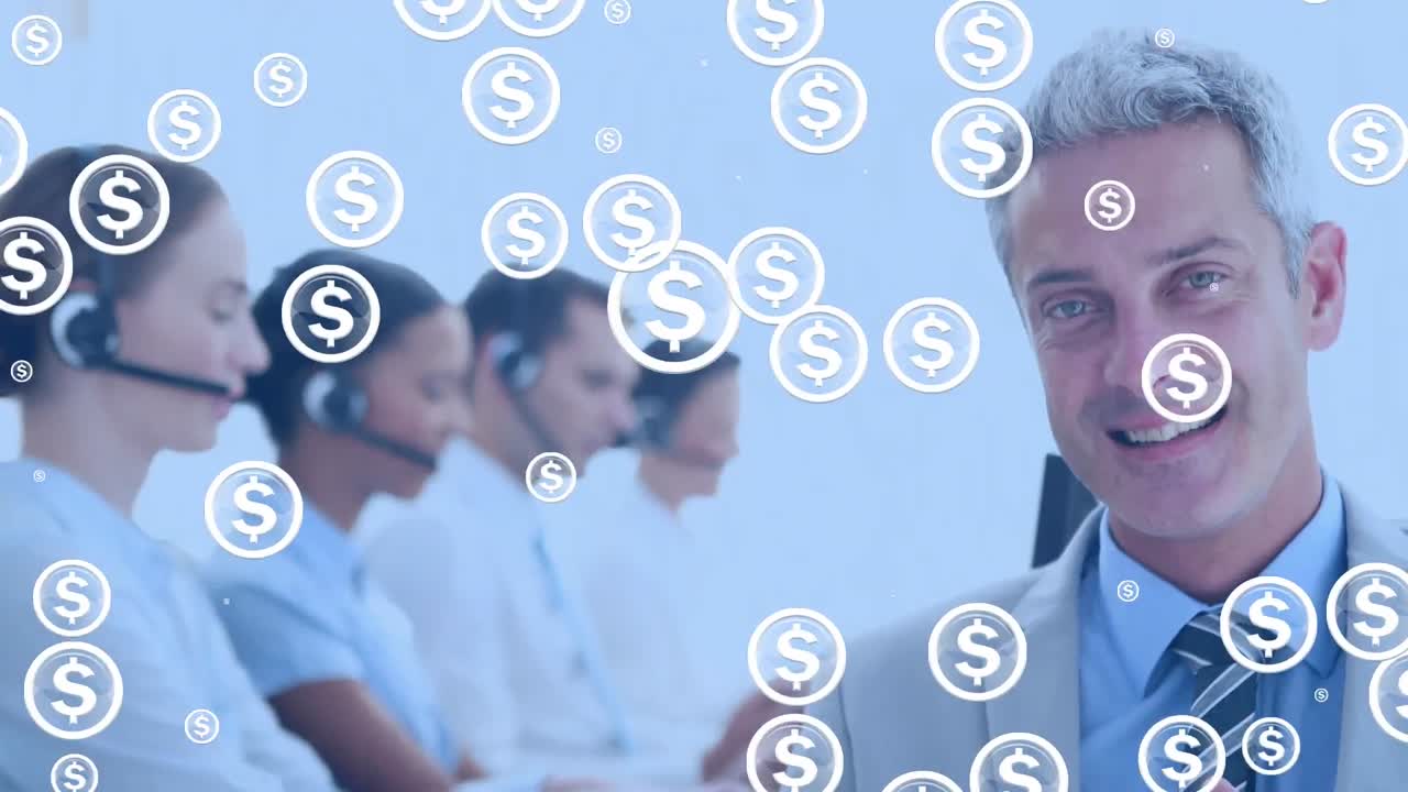 animación de iconos de dólares sobre diversas personas de negocios que usan auriculares de teléfono