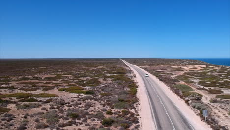 4x4 conduciendo en el desierto 4k drone australia