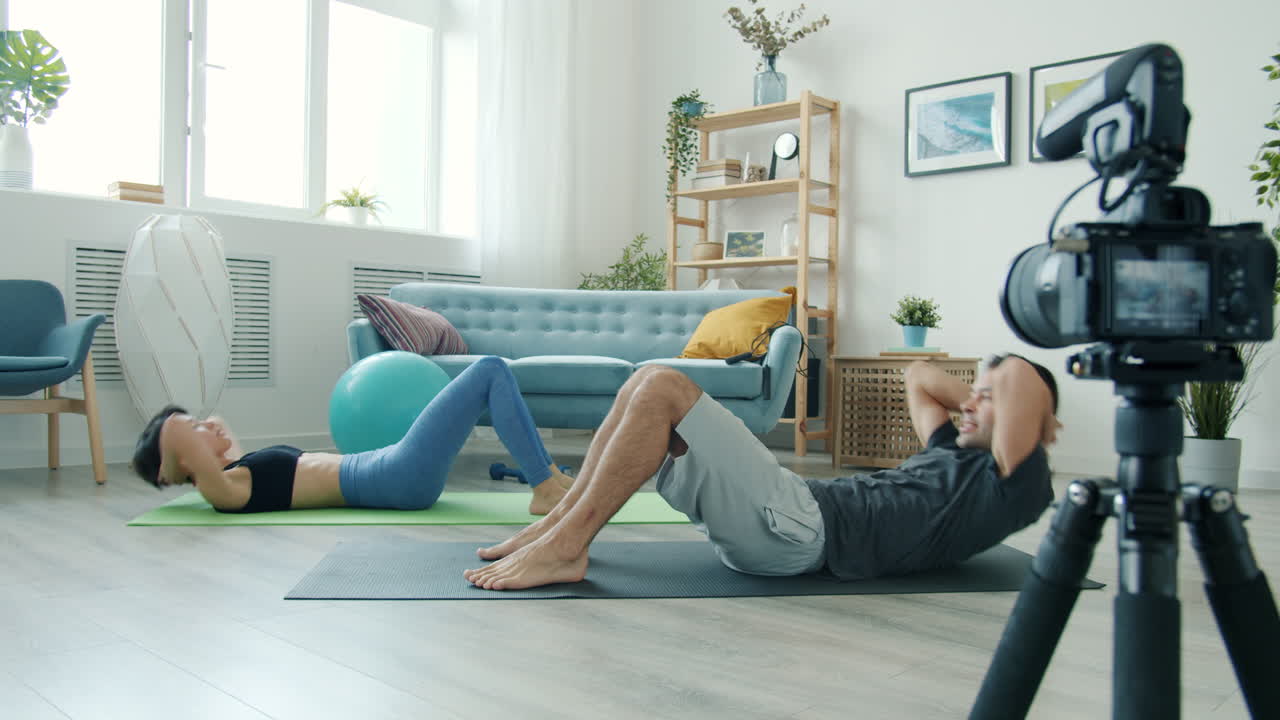 Couple Workout Video: Home Sit-Ups