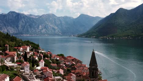 Flug-über-Den-Golf-Von-Kotor-In-Montenegro