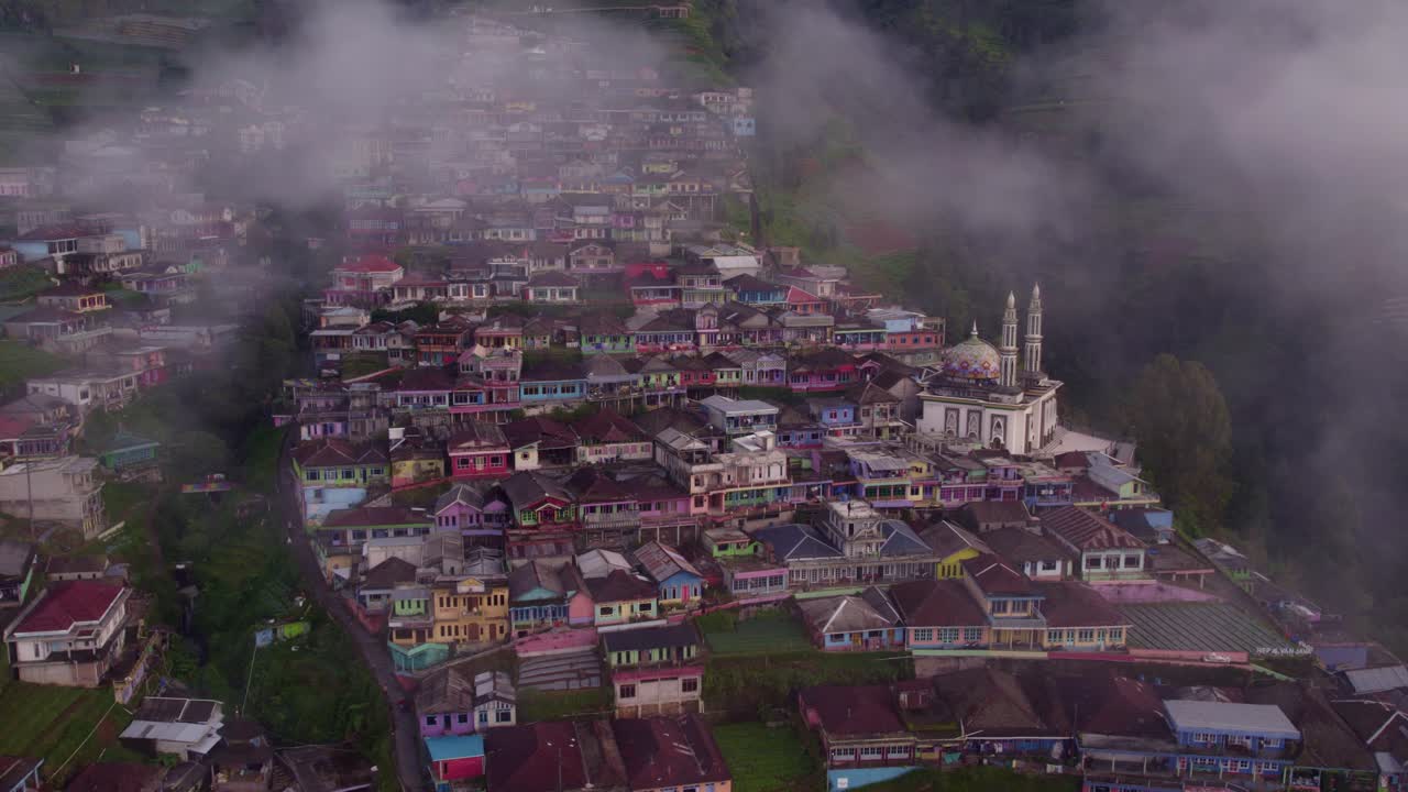 Nepal van Java üzerinde bulutlu gün doğumu
