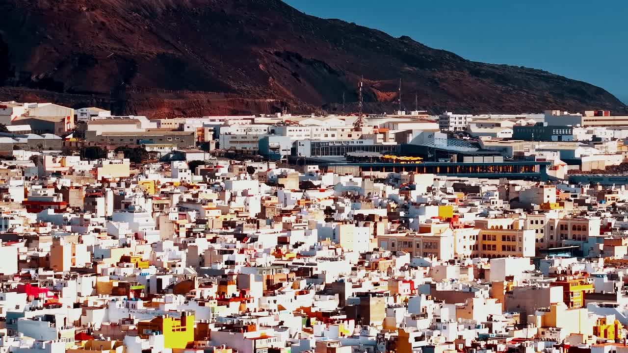 スペインのグランカナリア島から見下ろす市街地の景色