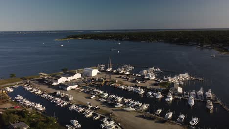 Vista-Aérea-De-Los-Puertos-Deportivos-De-Shagwong-En-Southampton-Long-Island-Nueva-York