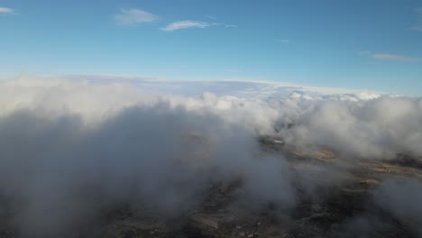 aldea de niebla aérea