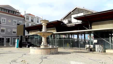 Vista-Tranquila-Del-Mercado-De-Pescado-Cerrado-De-Aveiro,-Pescado-Vacío-Y-Mercado-Callejero