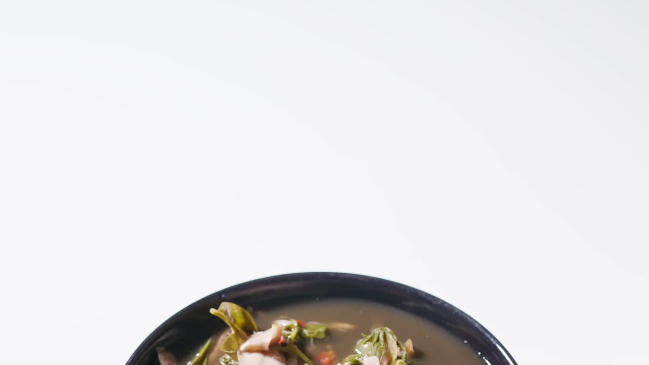 e-sarn food thailand, 버섯 카레, 태국의 버섯 수프, 많은 버섯과 야채 요리