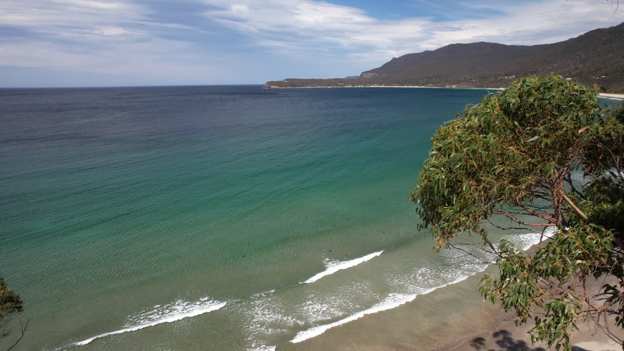 Turquoise Seascape At Pirates Bay Beach In Eaglehawk Neck, Tasmania, Australia - Drone Ascending
