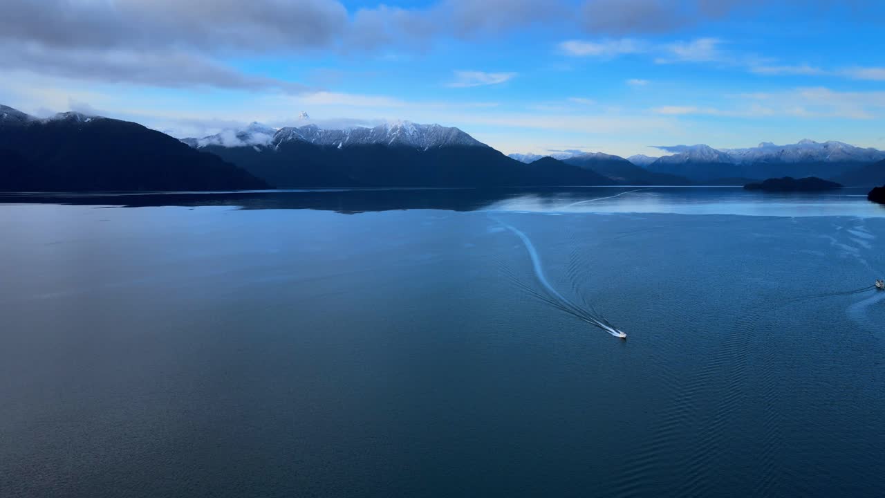 칠레 남부 토도스 로스 산토스 호수의 조감도