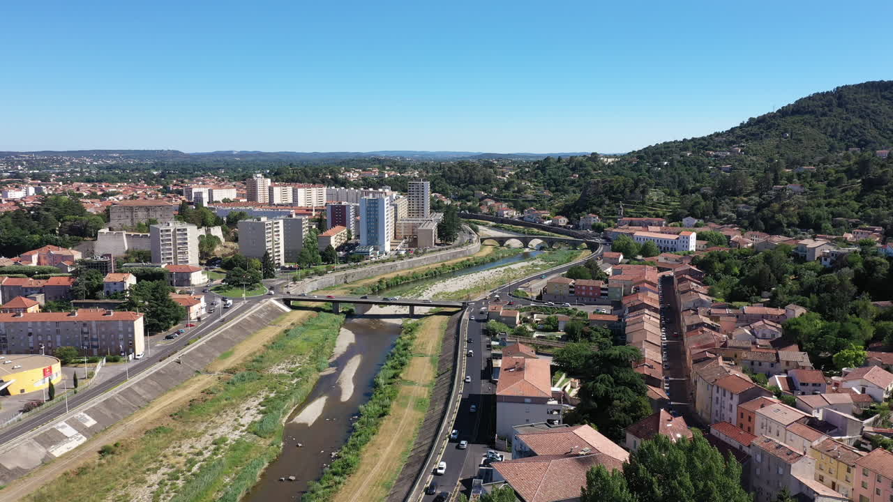 알레스 강 레 가든, 건물 다리 주거 도시 지역 프랑스 공중 촬영