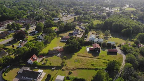 Bellas-Imágenes-Aéreas-Sobre-El-Pintoresco-Pueblo-Llamado-Sturko,-Ubicado-En-Karlskrona,-Suecia-5