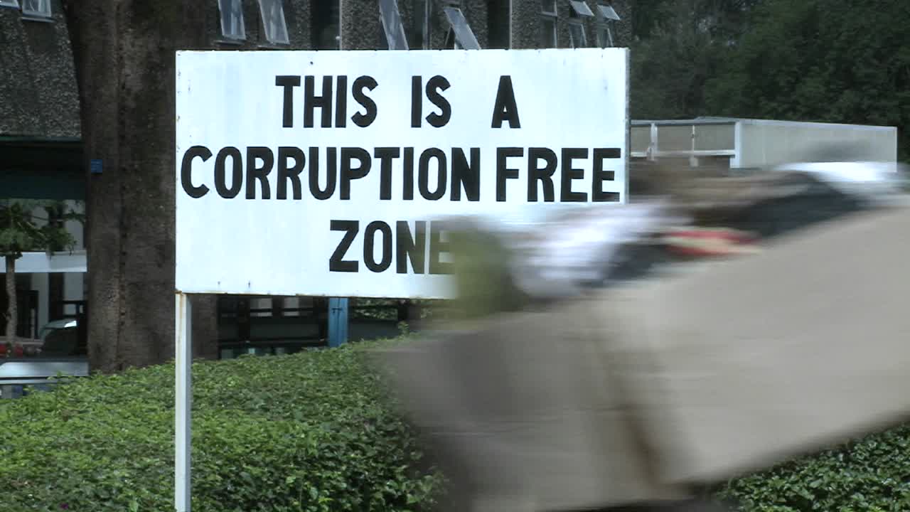 케냐 나이로비 대학의 표지판은 부패 없는 지역을 선포합니다.