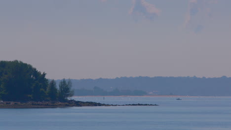 Plano-General-De-La-Isla-Hart-En-Un-Día-Soleado