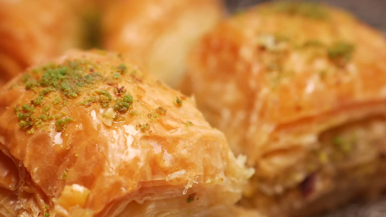 Primo piano di deliziosa Baklava con pistacchi