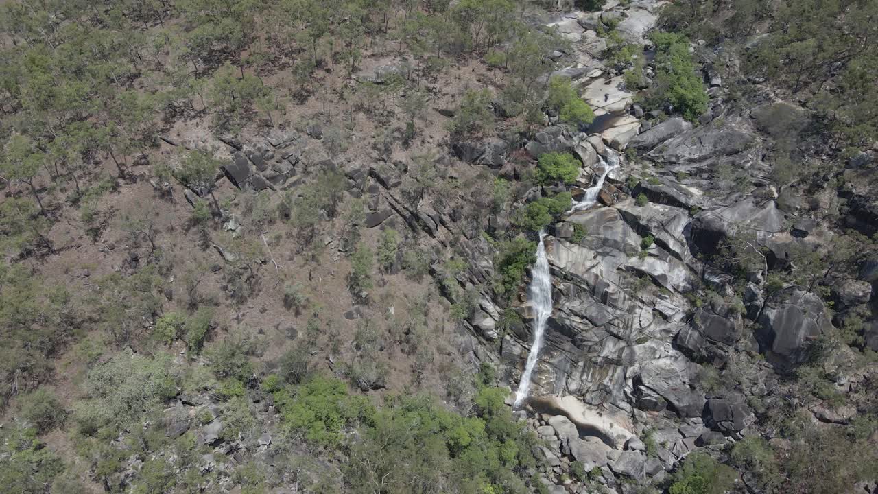 davies creek falls queensland australia toma aérea