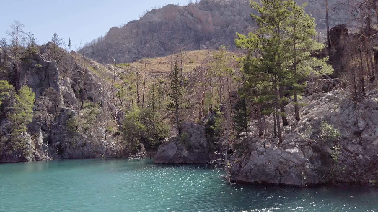 la naturaleza silenciosa del embalse del cañón verde en la presa de oymapinar cerca de manavgat, antalya, turquía