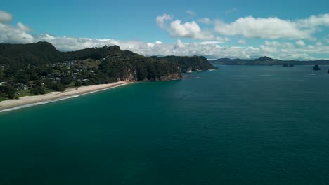 Low-tide-along-Hahei-beach,-New-Zealand