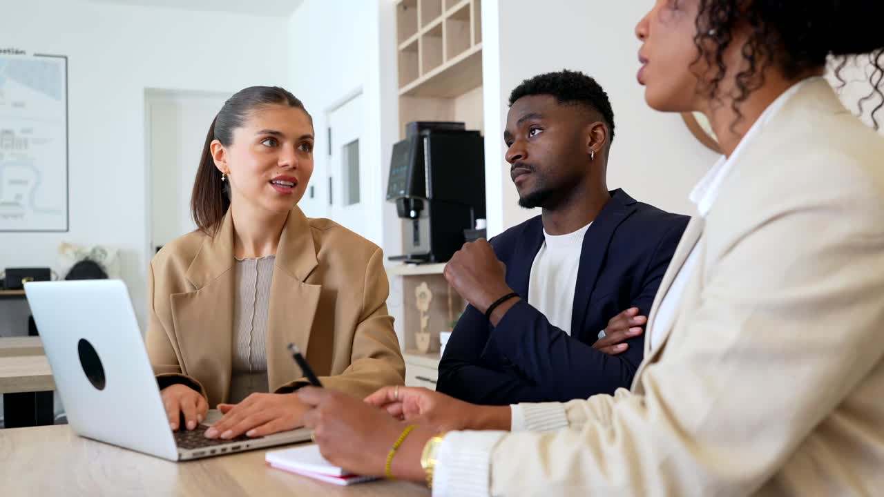 Team Collaboration in Modern Office