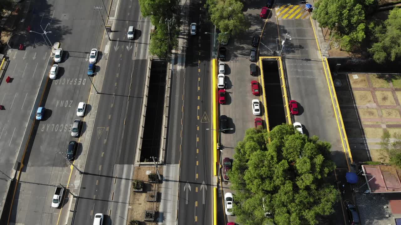 dron hasta descubrir para descubrir la llegada a la ciudad