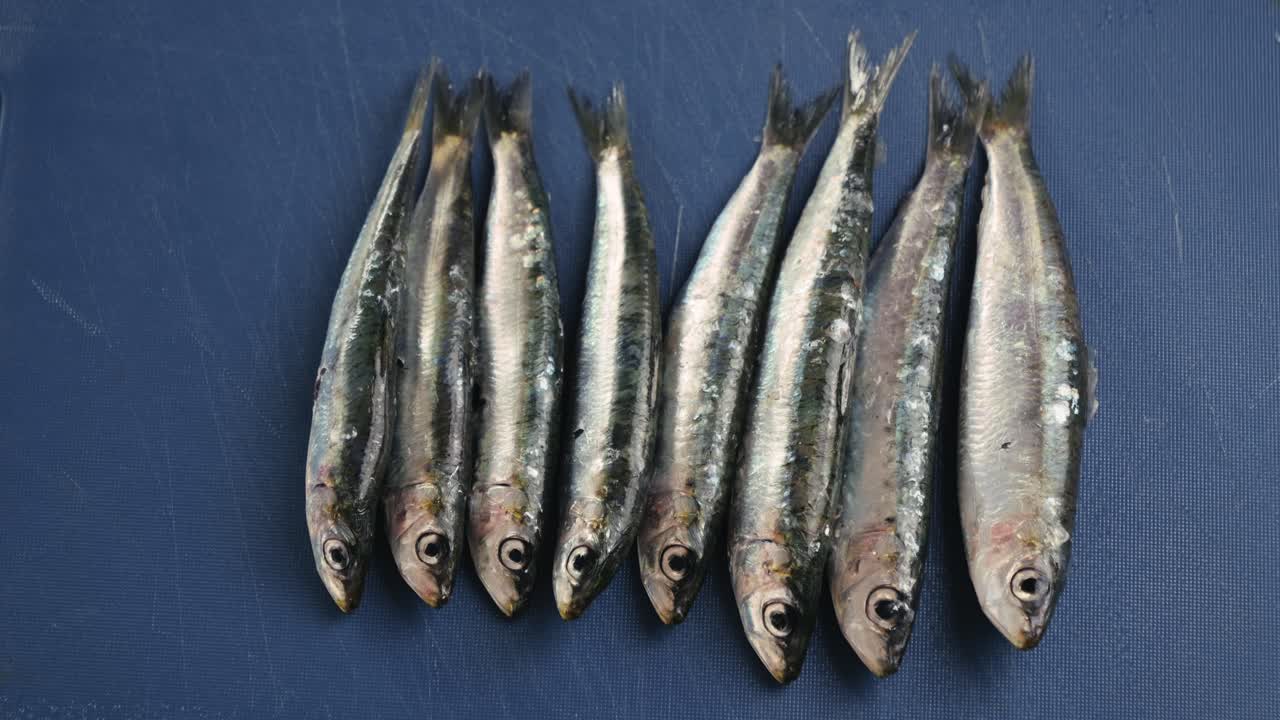 Preparing Fresh Sardines